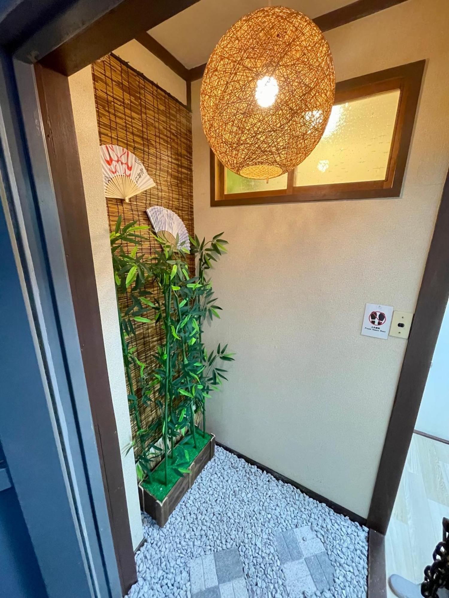 Cool Syowa Retro Style Manga&Anime Apt Sinjuku Kabukicho Tokyo Exterior photo