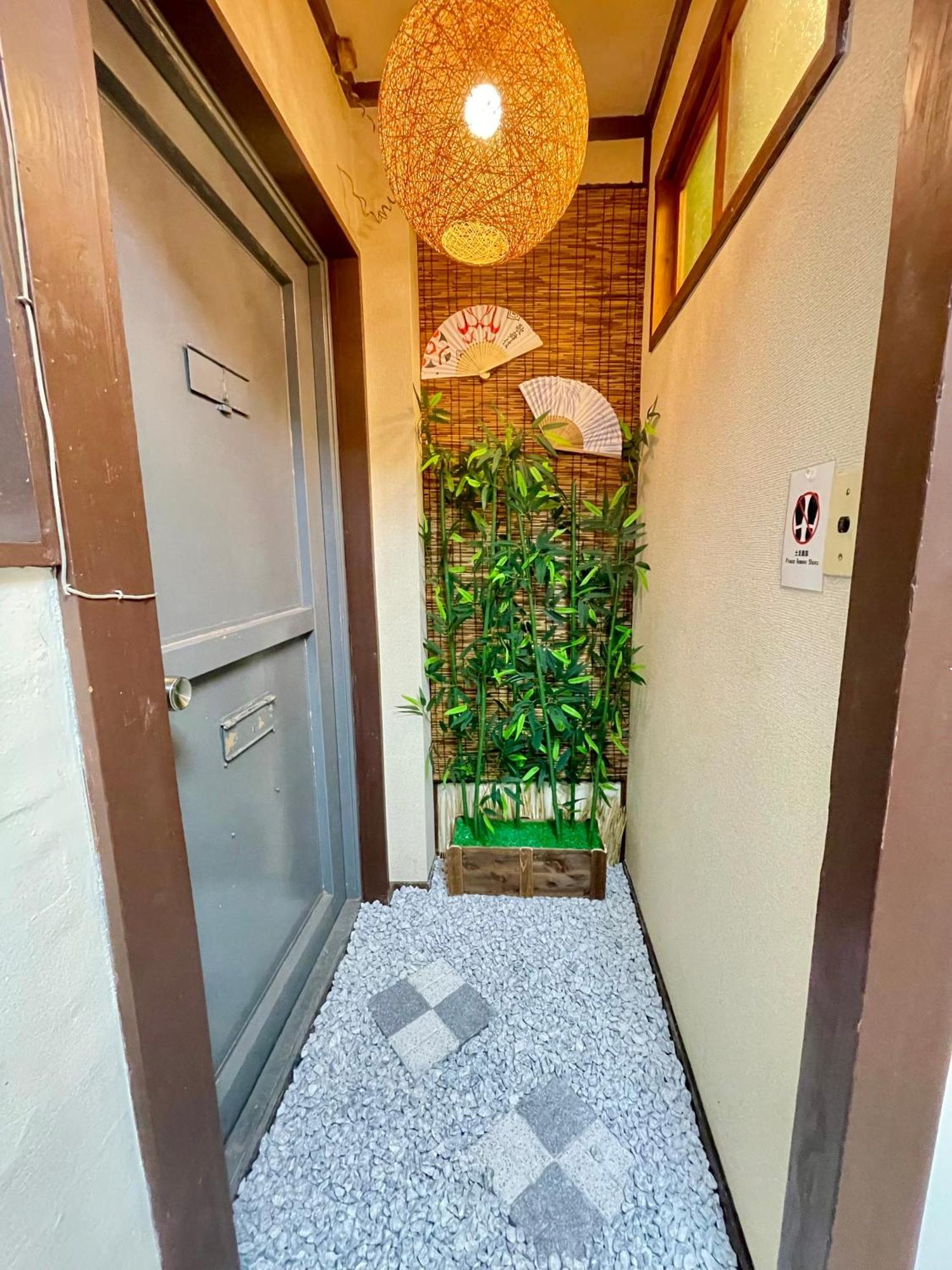 Cool Syowa Retro Style Manga&Anime Apt Sinjuku Kabukicho Tokyo Exterior photo