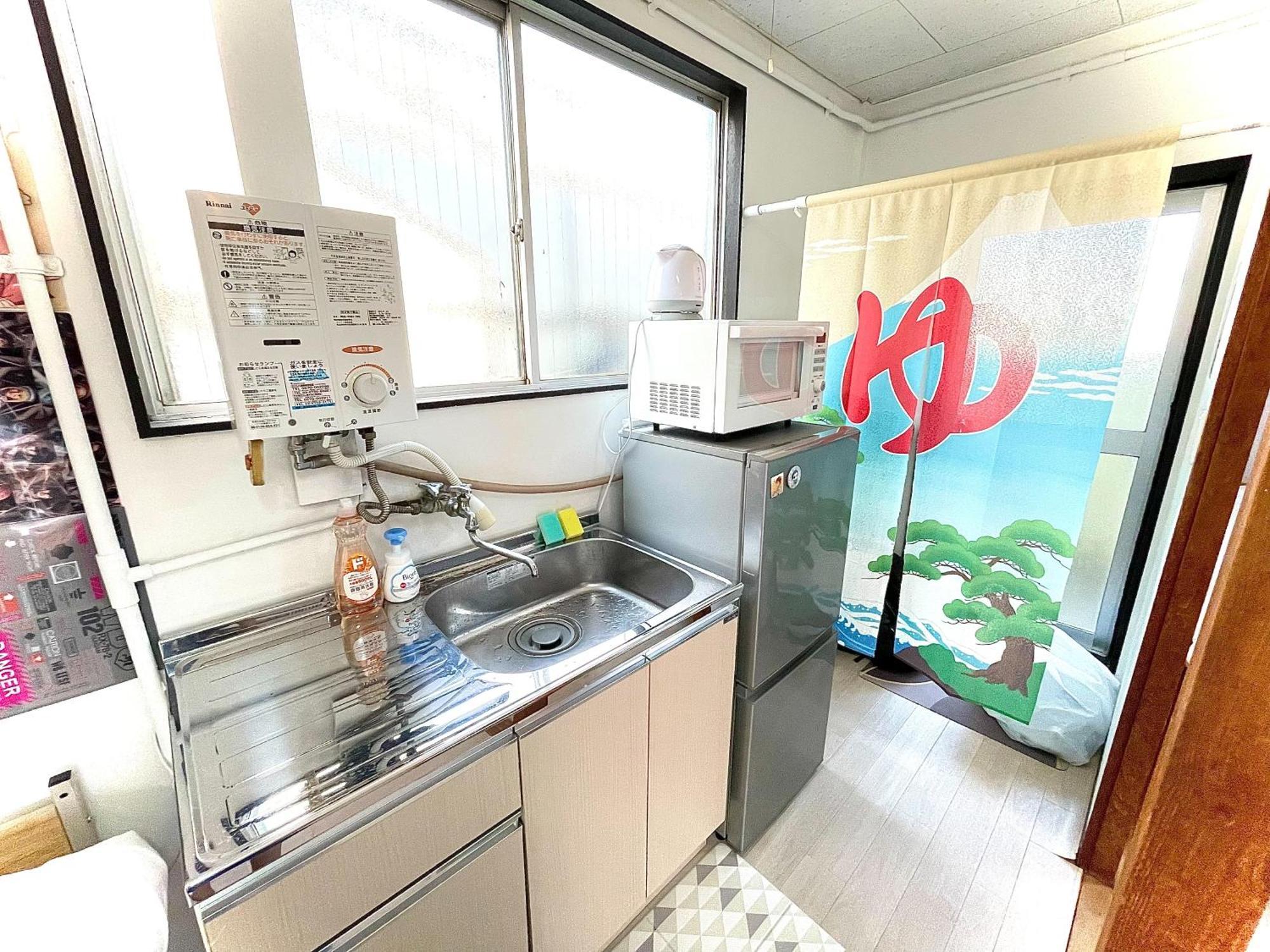 Cool Syowa Retro Style Manga&Anime Apt Sinjuku Kabukicho Tokyo Exterior photo